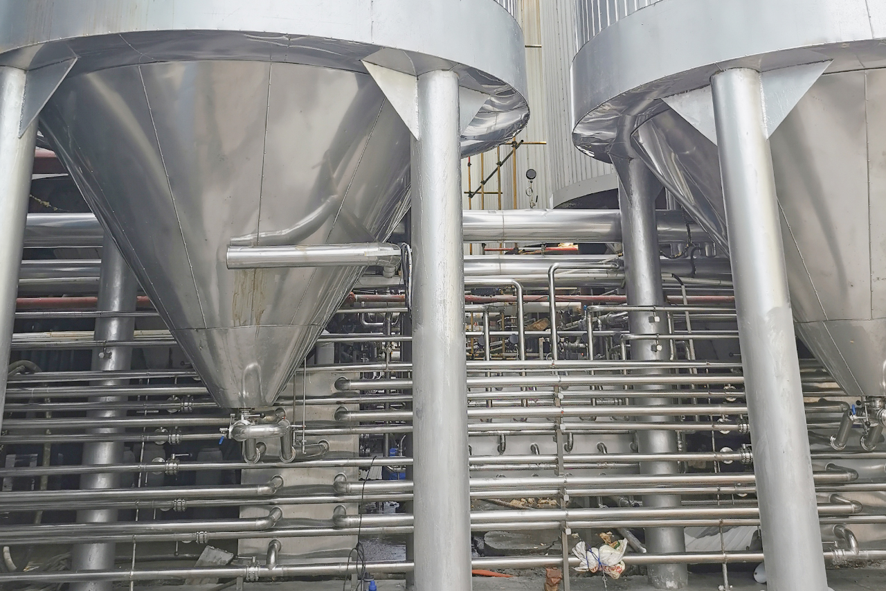 80噸大型啤酒廠(chǎng)發(fā)酵系統